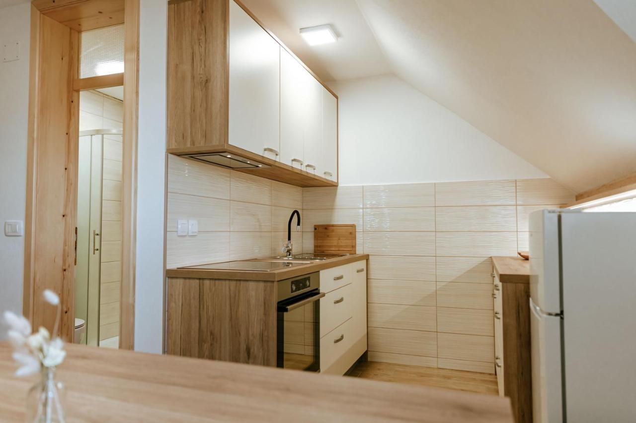 Apartments Cenda Zelezniki Eksteriør bilde