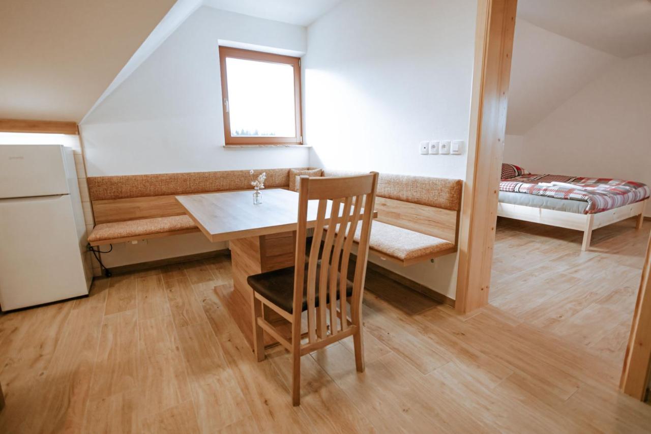 Apartments Cenda Zelezniki Eksteriør bilde